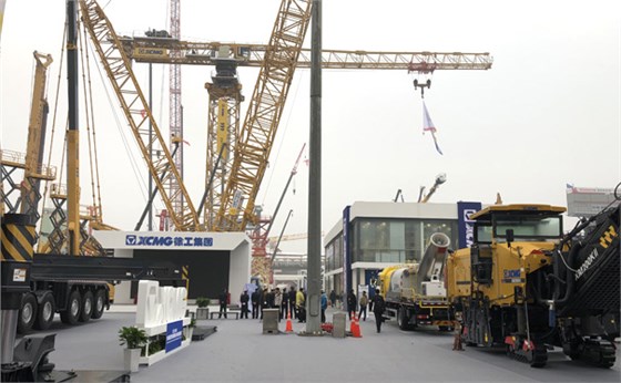 寶馬展展臺(tái)搭建 寶馬展展臺(tái)搭建